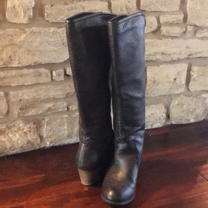 Like new pull-on riding boots